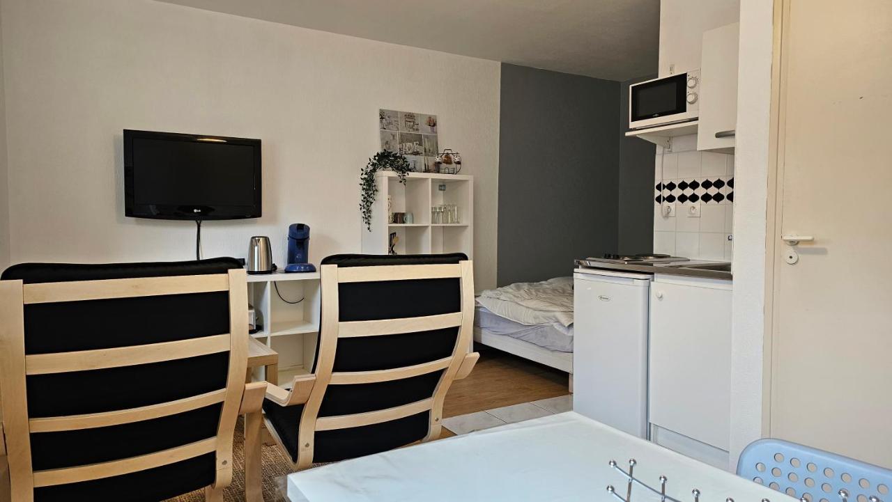 Studio Calme Proche Centre رانس المظهر الخارجي الصورة